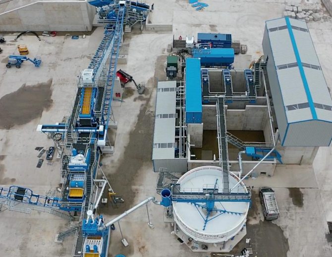 Ash-Aggregates-C-D-waste-recycling-plant-670x520