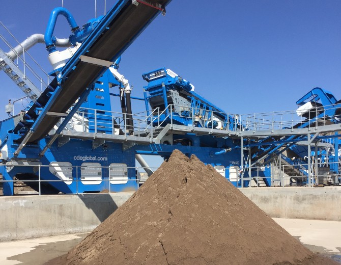Clean-sand-stockpile-at-Brewster-Bros-670x520