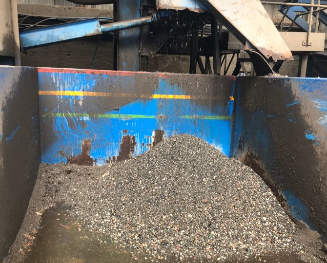 Washed-aggregates-at-SUEZ-road-sweepings-facility-670x520