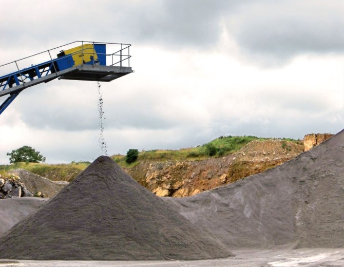 Liam-Lynch-Quarries-clean-sand-stockpile