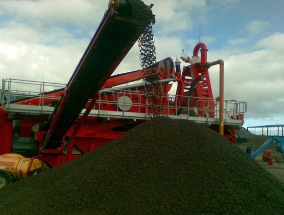 Garricok-Bros-Clean-Sand-Stockpile-with-MSeries-580x440