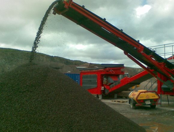 Garriock-Bros-Clean-Sand-Stockpile-580x440