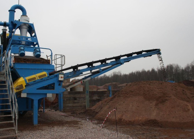 jpe-m2500-sand-washing-plant-and-stockpile-conveyor-670x520