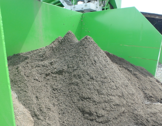 Clean-sand-stockpile-at-Biffa-Waste-670x520