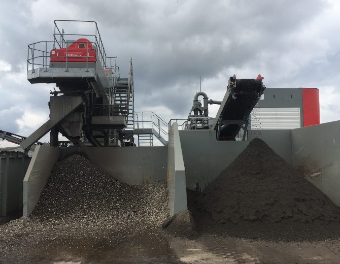 Veolia-clean-aggregate-stockpiles-670x520