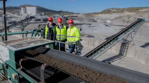 L-R-Stian-Wilhelmsen-Tom-Wilhelmsen-and-Gilberto-Enkerlin-at-CDE-wash-plant-480x270