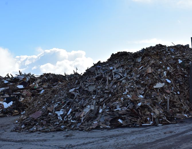 Skipway-Feed-Material-Stockpile-670x520