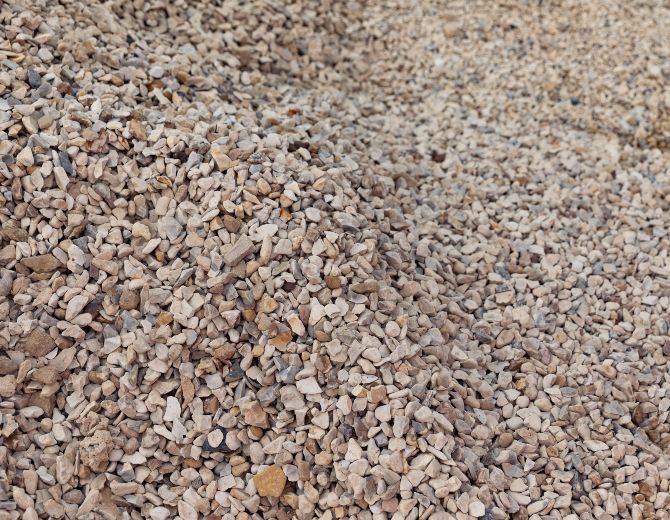 5-)-Close-up-shot-of-small-sand-and-gravel-fractions-2mm-50mm